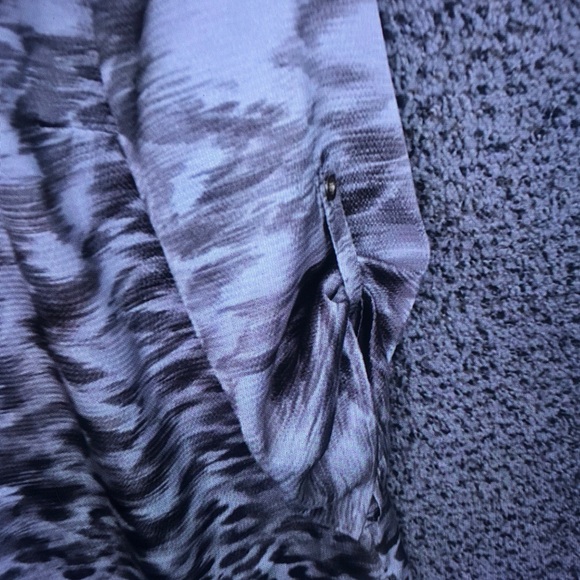 St. John's Bay Men's Taupe and Cream V-Neck Pullover Sweater - Picture 2 of 6